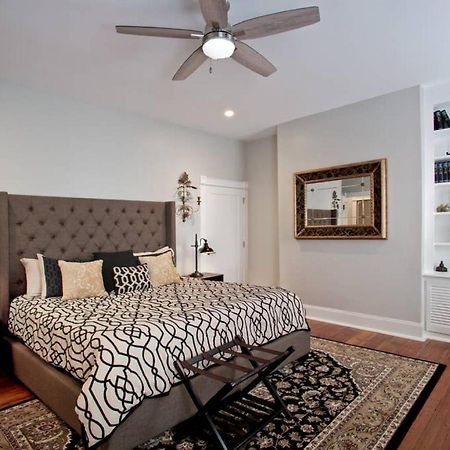 Villa Newly Renovated 4 Bed 3 Bath And 2 Parking Spots Savannah Exterior foto