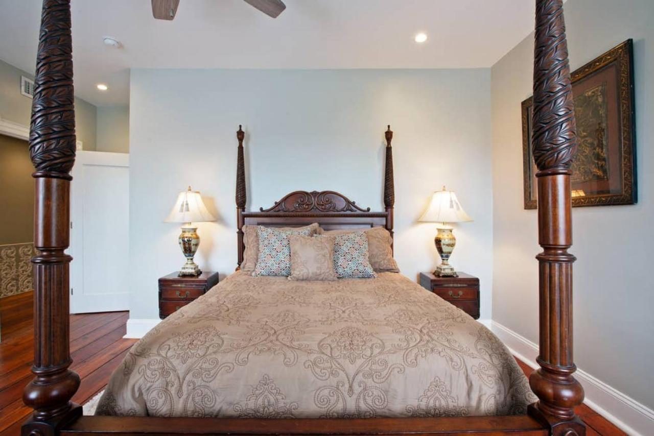 Villa Newly Renovated 4 Bed 3 Bath And 2 Parking Spots Savannah Exterior foto