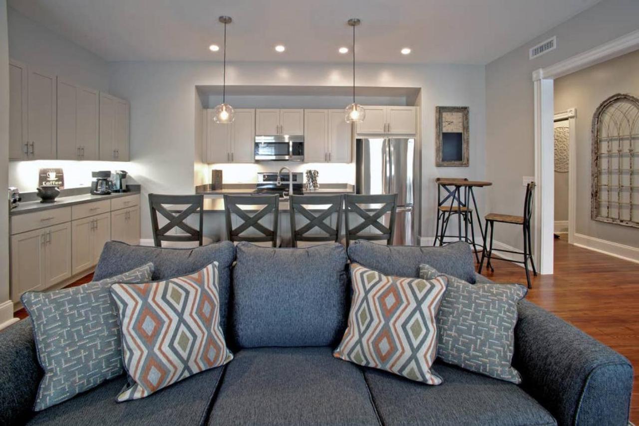 Villa Newly Renovated 4 Bed 3 Bath And 2 Parking Spots Savannah Exterior foto
