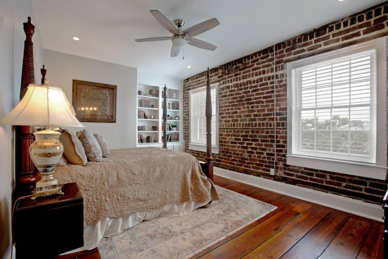 Villa Newly Renovated 4 Bed 3 Bath And 2 Parking Spots Savannah Exterior foto