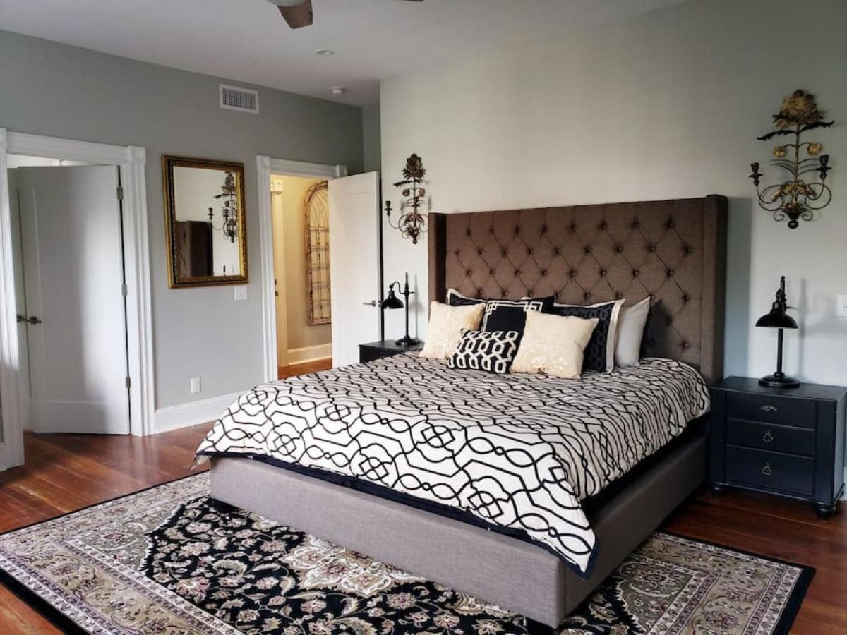 Villa Newly Renovated 4 Bed 3 Bath And 2 Parking Spots Savannah Exterior foto