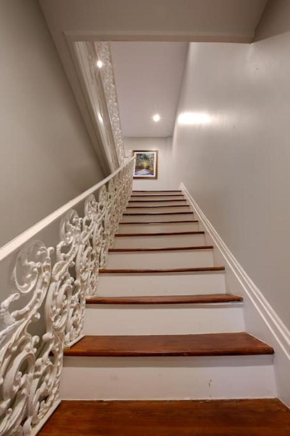 Villa Newly Renovated 4 Bed 3 Bath And 2 Parking Spots Savannah Exterior foto