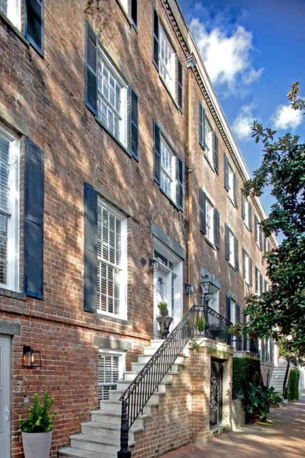 Villa Newly Renovated 4 Bed 3 Bath And 2 Parking Spots Savannah Exterior foto
