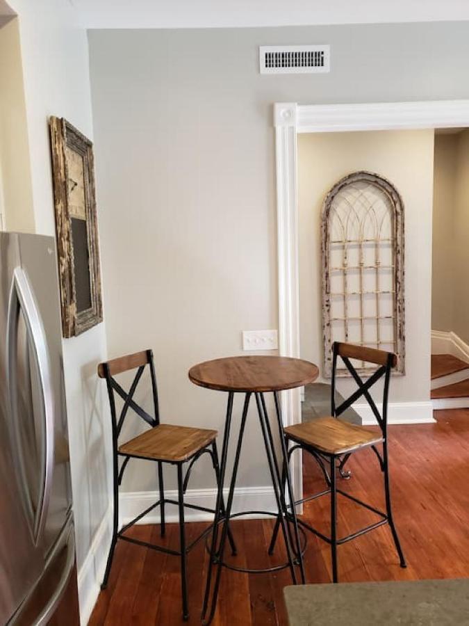 Villa Newly Renovated 4 Bed 3 Bath And 2 Parking Spots Savannah Exterior foto